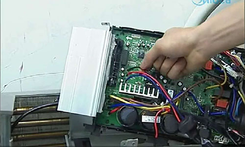 魏都美的空调电话是多少